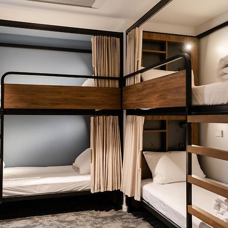 Хостел Haka House Роторуа Экстерьер фото A capsule hotel in Tokyo