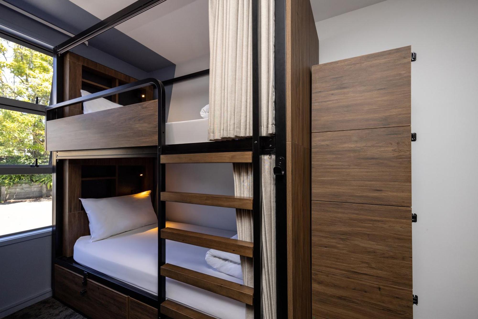 Хостел Haka House Роторуа Экстерьер фото A bunk bed